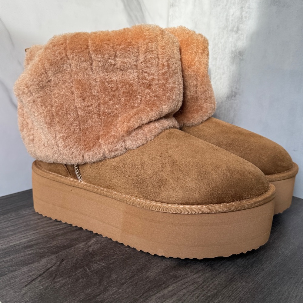 Classic Mini Sherpa Corduroy Boots Size 8